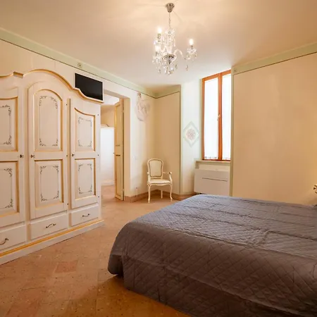 Apartment Dimora Degli Affreschi - Historic Center